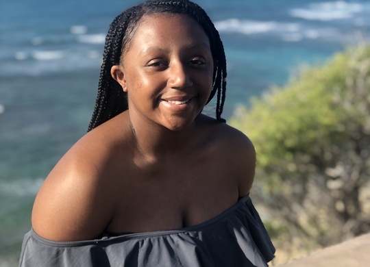 Autumn tackles a trip to Hawaii with a surprise visit